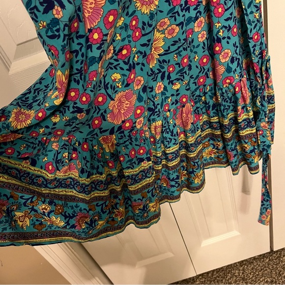 True wrap dress with ruffle hem - Picture 3 of 6